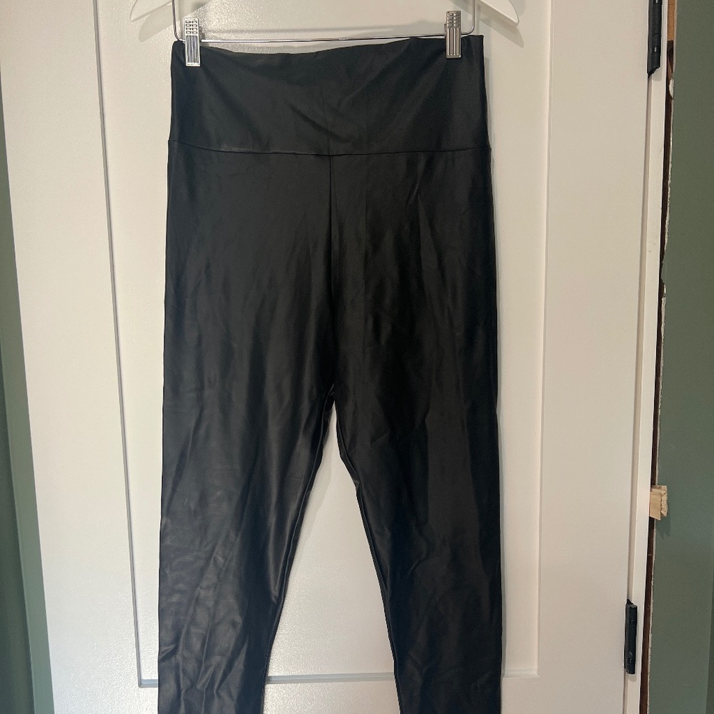 Black fake leather leggings